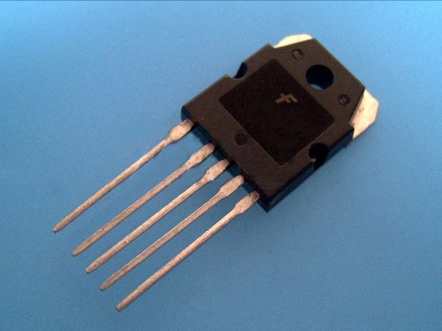 KA1M0680 - Výkonový obvod impulsního zdroje