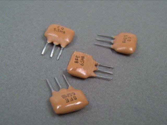 Keramický filtr 10.7 MHz SFE