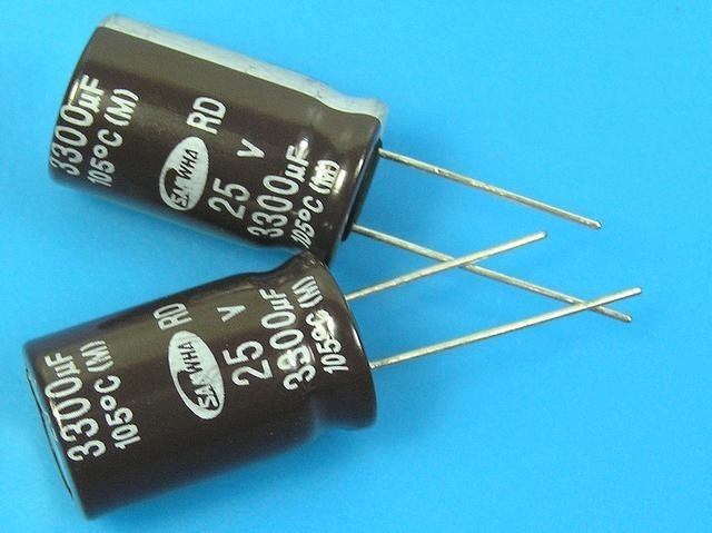 Kondenzátor elektrolytický 3300uF/25V 105°C Samwha RD