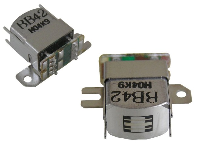 Reverzní stereo hlava BB42 pro kazetové magnetofony, 325 ohm