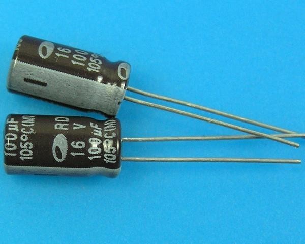 Kondenzátor elektrolytický 100uF/16V 105°C Samwha RD