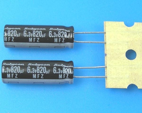 820uF/6,3V Rubycon MFZ Elektrolytický Kondenzátor - Low ESR, High Ripple Current