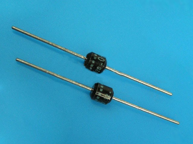 Usměrňovací dioda ERD28-06S / ERD2806S, 600V, 2A, 400nS