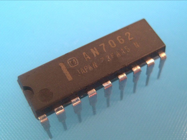 AN7062 NF Předzesilovač - Budič