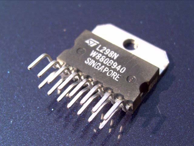 DC impulzní zdroj L4964 5.1 - 40V 4A