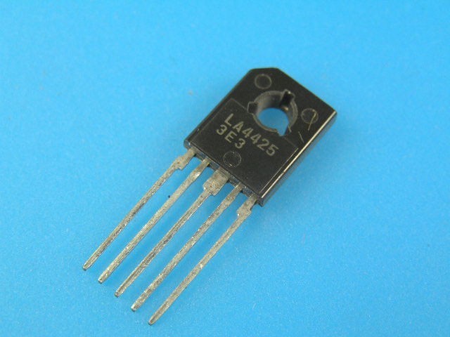 LA4425 NF-KS 18V 3.3A 7W