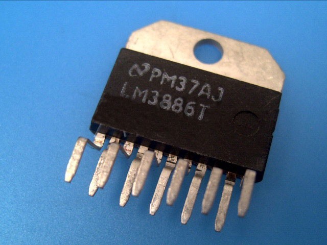 Integrovaný obvod LM3886T - výkonový zesilovač