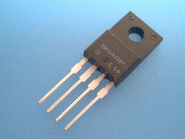 Řízený stabilizátor +12V 1A PQ12RF11 / KA78R12