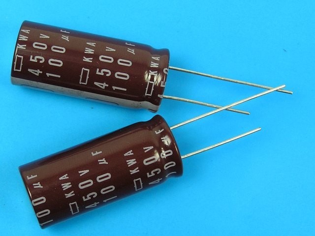 Nippon KWA 100uF/450V Elektrolytický Kondenzátor 105°C