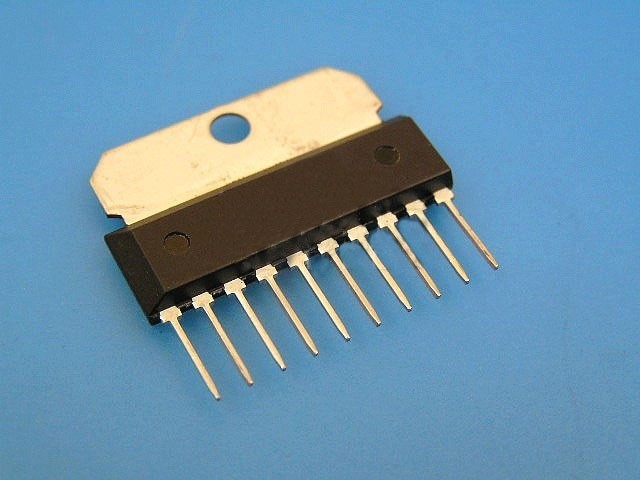 DC stabilizátor KA7632 3,3V/0,5A a 8V/0,5A