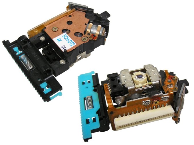 DVD jednotka SOH-DT2