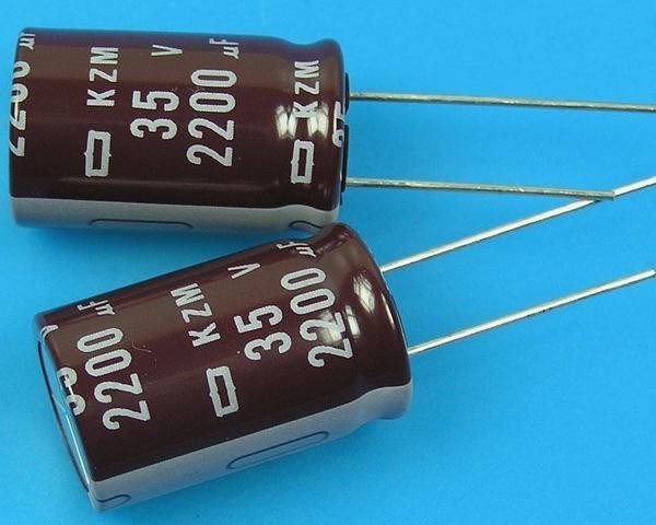 Nippon KZM elektrolytický kondenzátor 2200uF/35V, 105°C, low ESR
