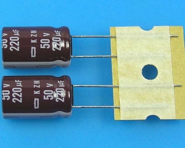 Nippon KZM 220uF/50V Elektrolytický Kondenzátor - Nízká Impedance, Dlouhá Životnost