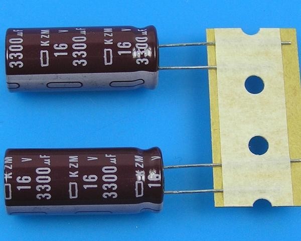 Nippon KZM 3300uF/16V Elektrolytický Kondenzátor - Nízká Impedance, Dlouhá Životnost