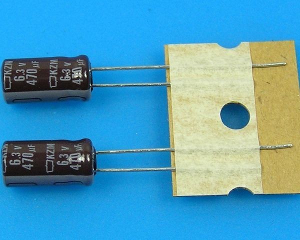 Kondenzátor elektrolytický 470uF/6,3V 105°C Nippon KZM - nízká impedance, dlouhá životnost