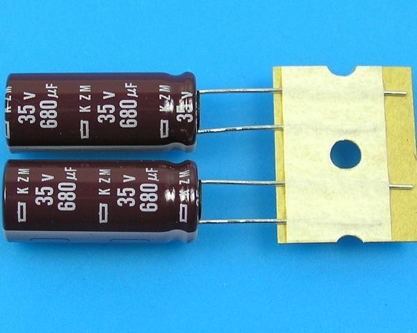 680uF/35V Nippon KZM Elektrolytický Kondenzátor - Nízká Impedance, Dlouhá Životnost