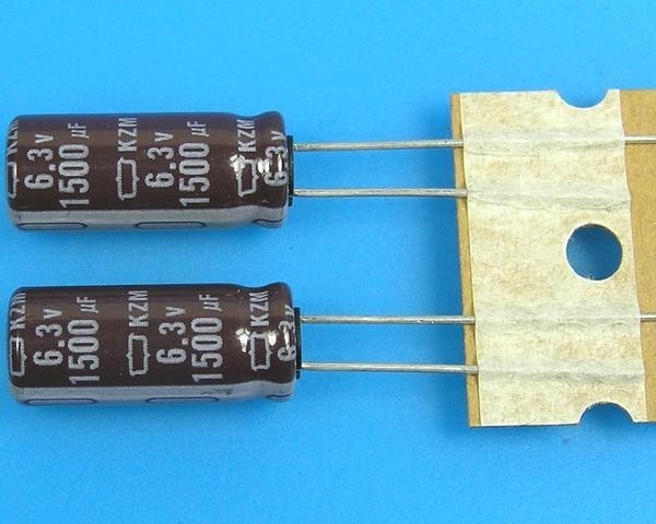 Kondenzátor elektrolytický 1500uF/6,3V - 105°C Nippon KZM