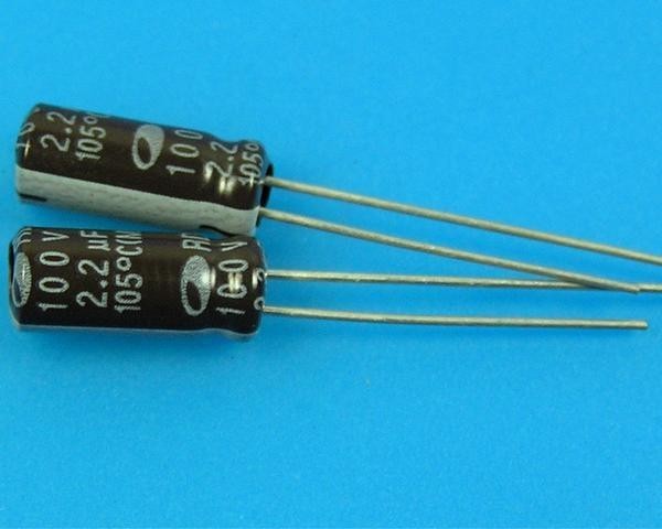 Kondenzátor elektrolytický 2,2uF/100V 105°C Samwha RD