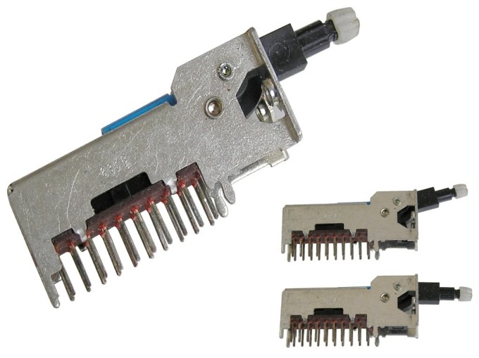 Dvoupolohový přepínač radiomagnetofonu 6 sekcí 2x10 pin ALPS