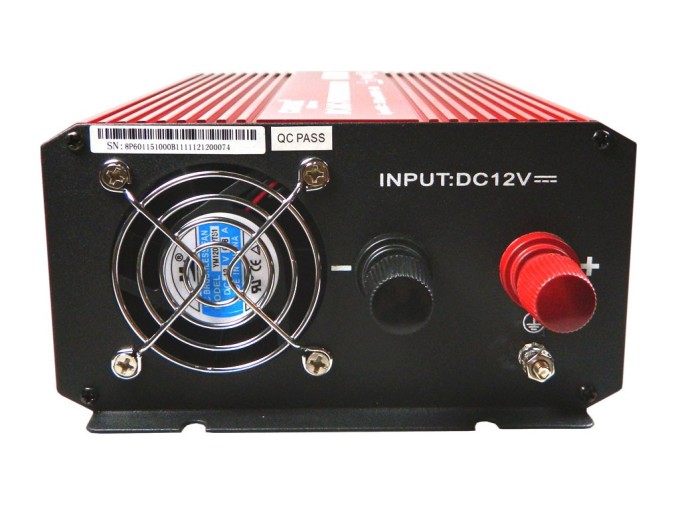 Měnič napětí 12V/230V 600W SINUS pro automobily a karavany