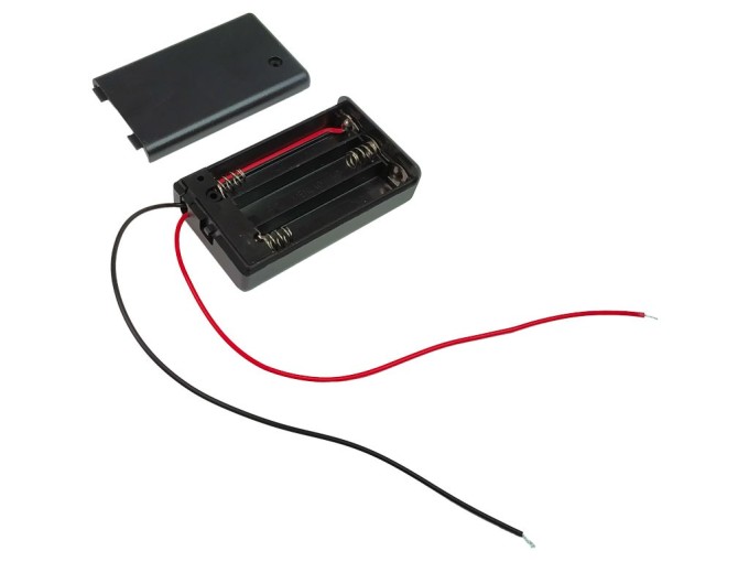 Pouzdro na baterie 3x AAA s vypínačem a vývodem vodiče