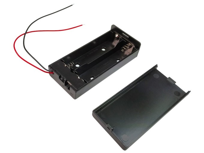 Pouzdro na baterie 2x 18650 s vypínačem a vývodem