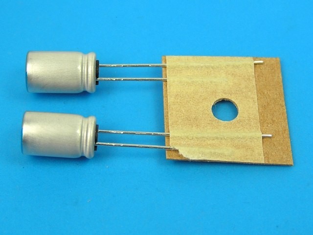 Nippon PSA 68uF/10V Elektrolytický Polymerový Kondenzátor
