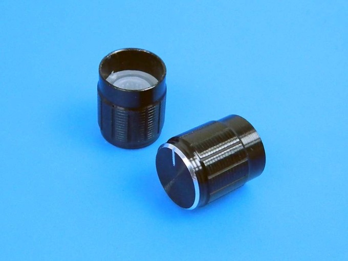 Hliníkový knoflík na potenciometr 14mm s ukazatelem polohy a oskou 6mm