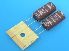 Nippon KMQ 2200uF/16V Elektrolytický Kondenzátor - 105°C