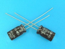 Kondenzátor elektrolytický 220uF/16V 105°C Samwha RD