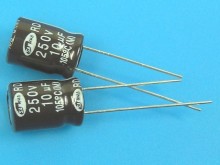 Kondenzátor elektrolytický 10uF/250V 105°C Samwha RD