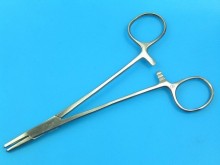 Chirurgický pean 140mm plochý se zoubky