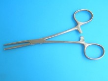 Chirurgický pean 140mm plochý se zoubky