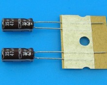 Nippon KZM 47uF/35V Elektrolytický Kondenzátor, 105°C, Nízká Impedance