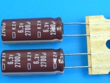 2700uF/6,3V - 105°C Nippon KZM elektrolytický kondenzátor
