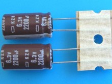 Nippon KZM 2200uF/6,3V Elektrolytický Kondenzátor - Nízká Impedance, Dlouhá Životnost
