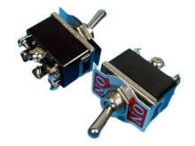 Páčkový přepínač ON-ON TSP202AA2